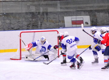 Juniorce se nedaří. Dorost má jistý postup!